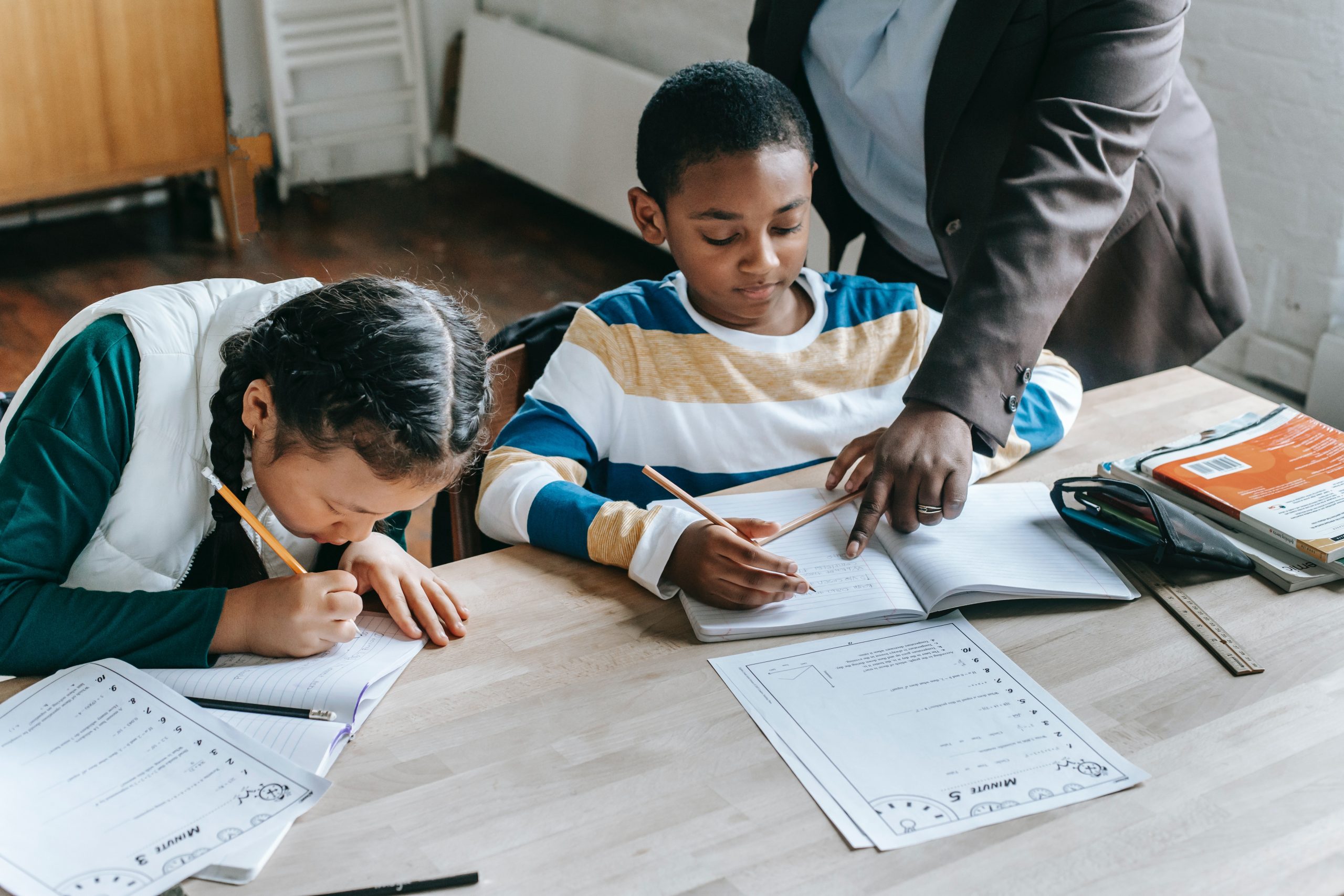 materiais gráficos para escolas